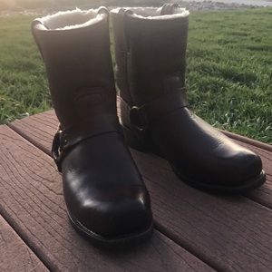 Sheepskin lined harness boots